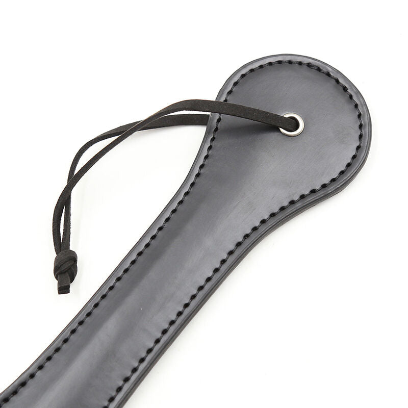 Fouet à pagaie en simili cuir avec motifs coeurs rouges 32,6 cm Ohmama