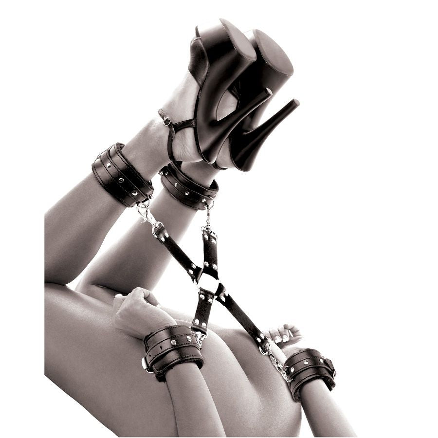 Manette per polsi e caviglie in pelle con rivestimento morbido e cinghia regolabile hogtie per principianti fetish fantasy editie limitata